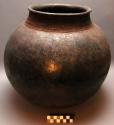 Large pottery vessel. Ntsuko