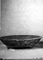 Ceramic tripod bowl