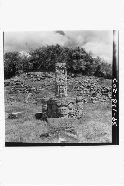 Owens grave, Stela D and Altar to Stela D