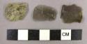 Stone flakes and cylindrical sherd