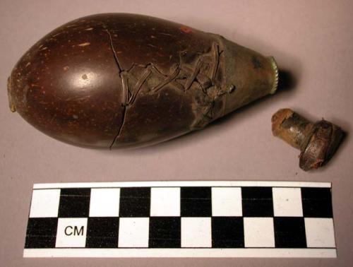 Tobacco bottle mended with silver wire