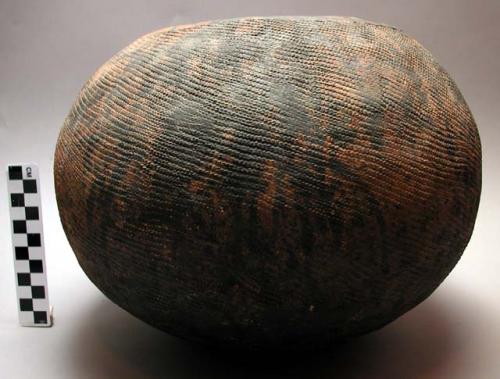 Globular pot, textile (?) marked