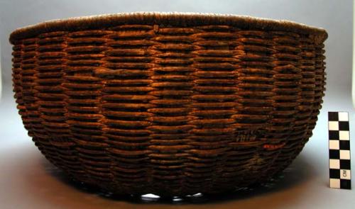 Large "plastered" basket. Chitundu