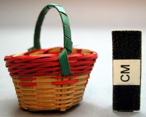 Miniture basket with handle - green and red decoration