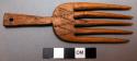 Wooden hair comb - incised decoration, 5 tines ("orusokus")