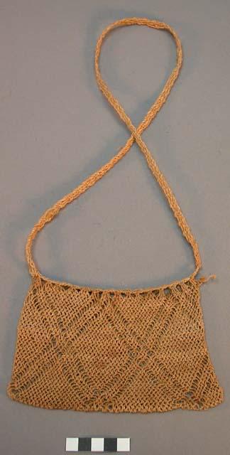 Netted carrying bag made of bromelia fibre