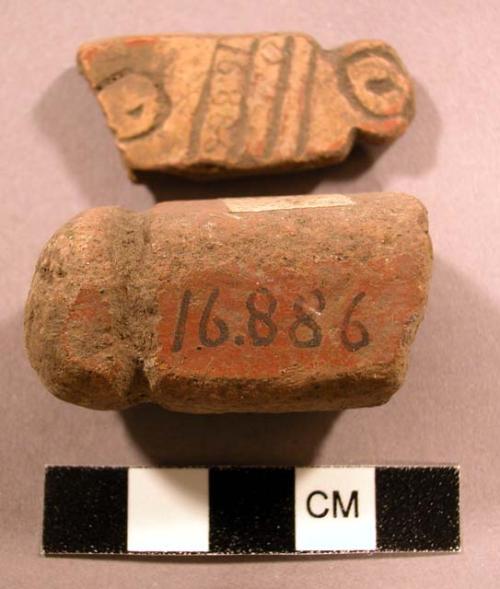 Fragments pottery, sinkers?