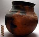 Large pottery vessel. Sonta.