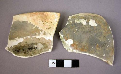 Six sherds ( three are rim sherds) of a plate or shallow bowl, ceramic. 8.4 x 6