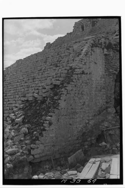 Monjas - W. end main stairs