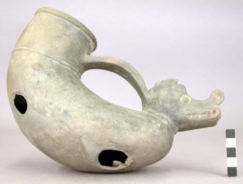 Pottery vessel in form of crocodile