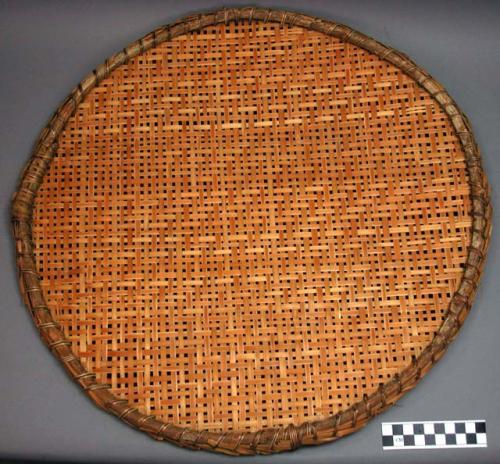 Winnowing tray-sieve