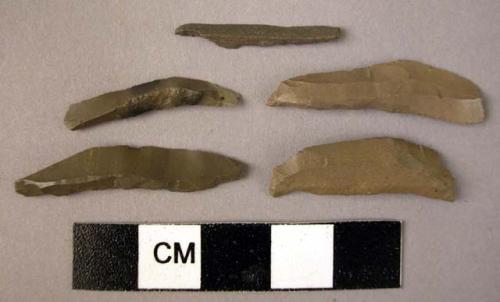 Microlithic flint points with dos rabattu trimming