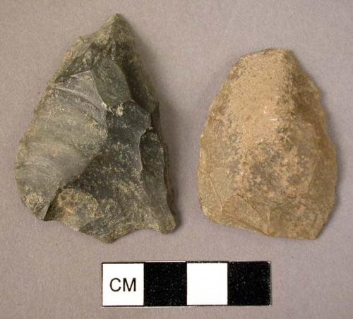 9 typical triangular flint points