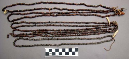 Necklace of chancala seeds