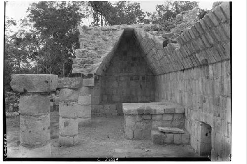 Struct. 3E3. Interior view of colonnade, looking north. Repair completed.