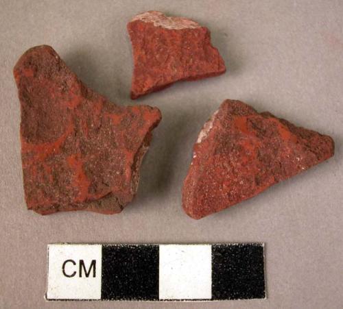 1 lot of 9 fragments of red ochre