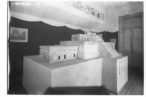 Model of Monjas, three-quarters