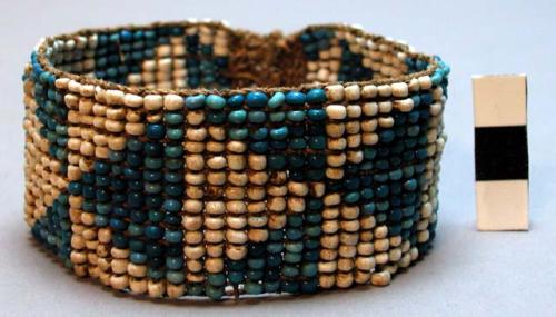 Beaded wristlet