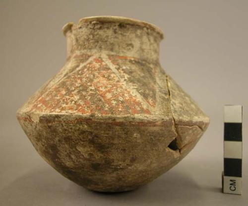 Small pottery jar - polychrome painted (vase ordinaire)