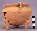 Tripod pottery bowl - Armadillo