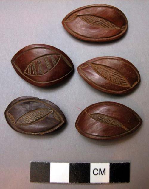 Gambling dice, carved, 2 elephant's tusks