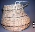 Covered basket with handle (2 parts)