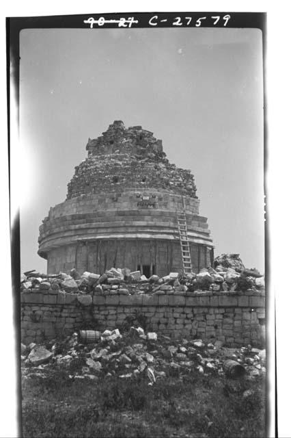 Caracol. Close-up view of S. side showing mask panel over S. doorway.