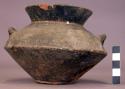 Pottery vessel