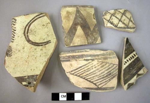 5 painted potsherds