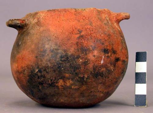 Small pottery vessel - lug handles, glaze surface