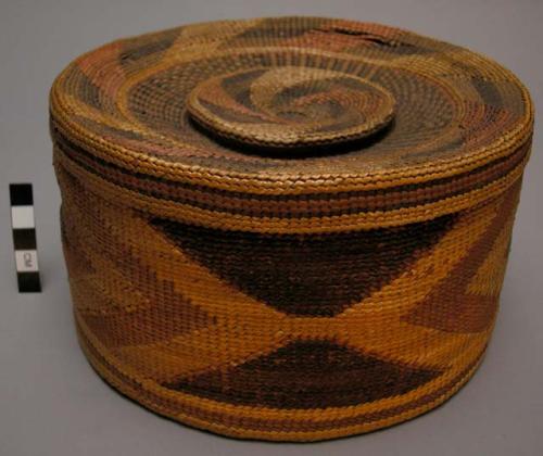 Basket and cover (with rattle)