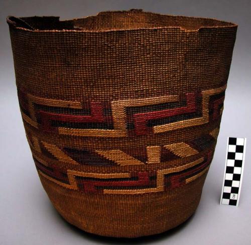 Medium-sized basket - s-shape design