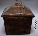 Hunter's box of cedar with domed lid; hunlis