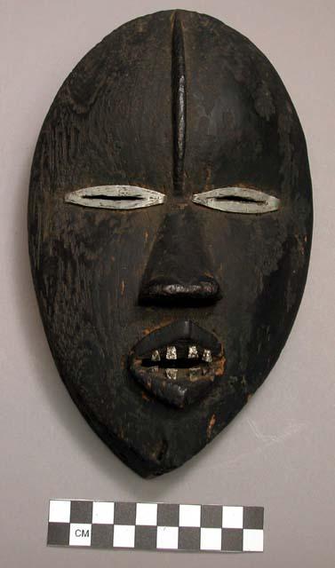 Wooden face mask