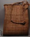 Carrying pouch of basketry (bot)