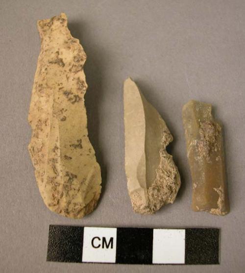 3 notched blades of flint