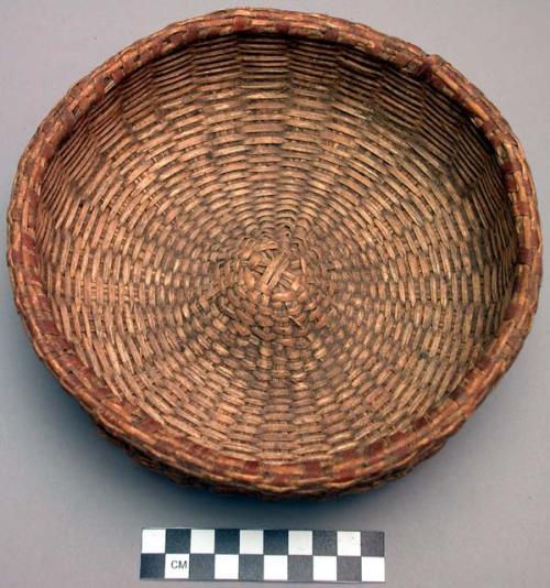 Small wicker basket