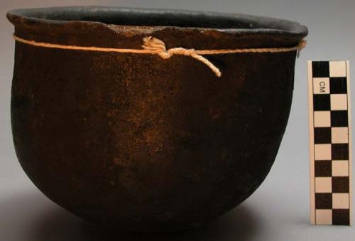 Pottery vessel. Mfrika