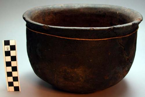 Pottery vessel. Mfrika