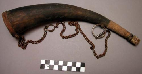 Large snuff horn on iron chain