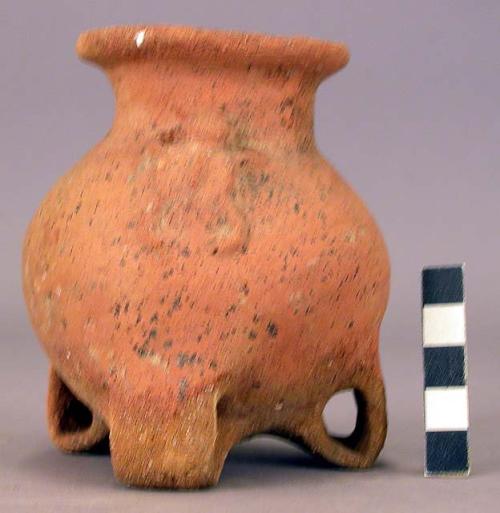 Small pottery vessel with loop legs