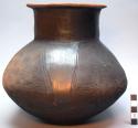 Pottery vessel