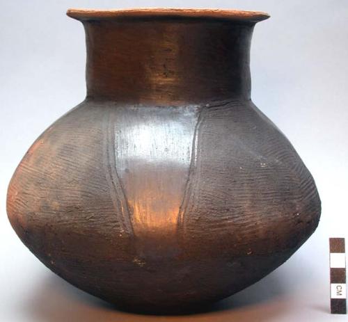 Pottery vessel