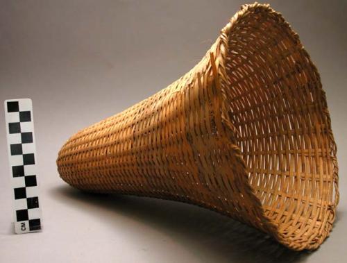 Wicker basket strainer (hikat)