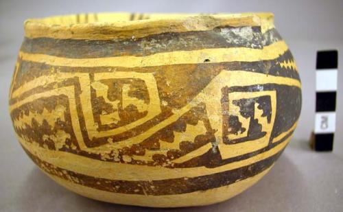 Jeddito black on yellow pottery bowl