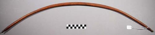 Wooden bow with fibre string (tiba)