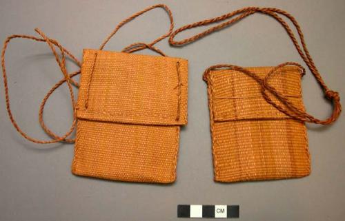 Purses of raffia