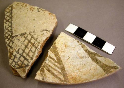 Black-on-white potsherds