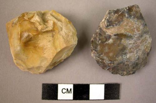 2 chert cores